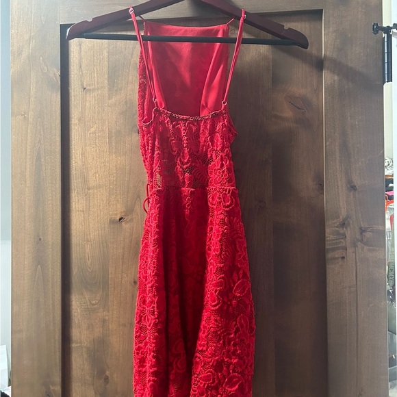 Red Bodycon Lace dress - Picture 2 of 2